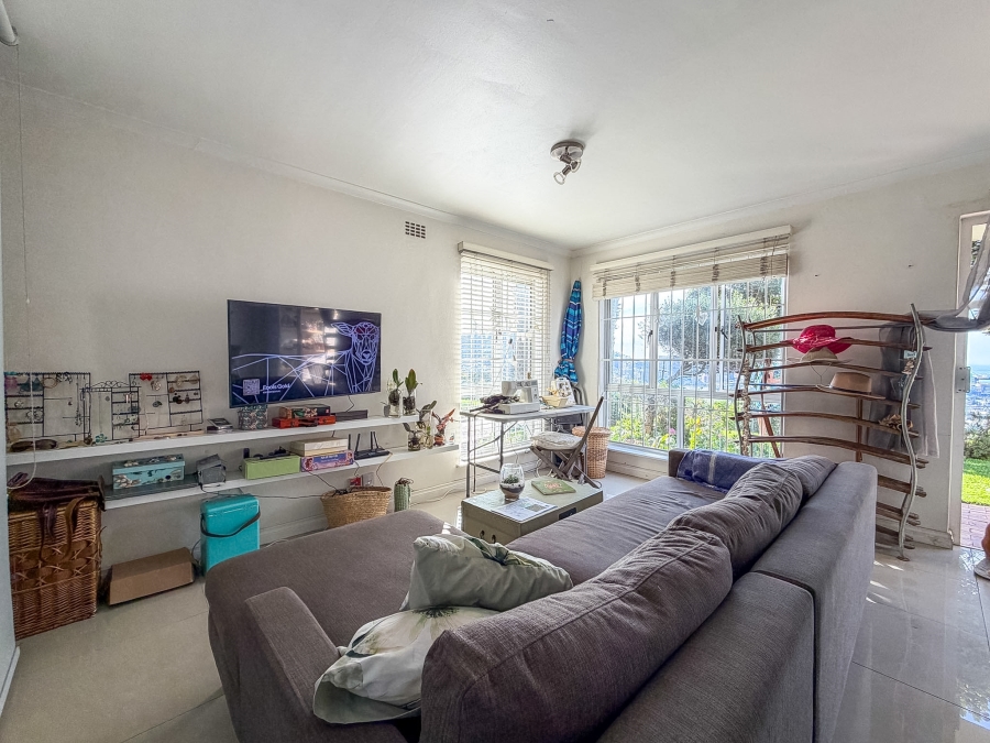 1 Bedroom Property for Sale in Vredehoek Western Cape